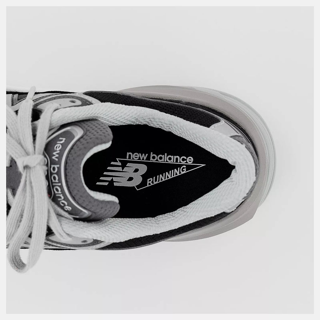 New Balance Men's Made in USA 990v6 Running Shoes - Black with White